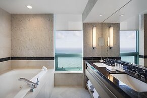 Signia by Hilton Diplomat Beach Resort