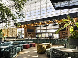 Signia by Hilton Diplomat Beach Resort