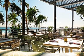Signia by Hilton Diplomat Beach Resort