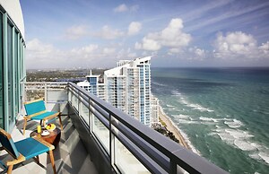 Signia by Hilton Diplomat Beach Resort