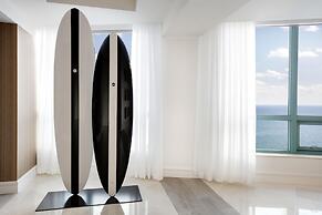 Signia by Hilton Diplomat Beach Resort