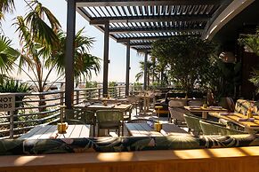 Signia by Hilton Diplomat Beach Resort