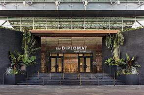 Signia by Hilton Diplomat Beach Resort
