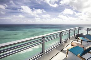 Signia by Hilton Diplomat Beach Resort