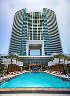 Signia by Hilton Diplomat Beach Resort