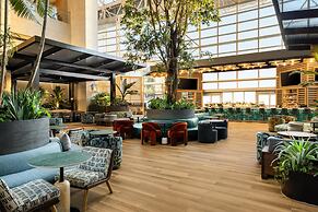 Signia by Hilton Diplomat Beach Resort
