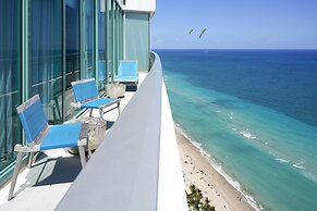 Signia by Hilton Diplomat Beach Resort