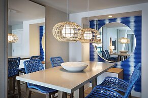 Signia by Hilton Diplomat Beach Resort