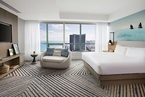 Signia by Hilton Diplomat Beach Resort