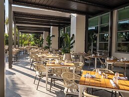 Signia by Hilton Diplomat Beach Resort