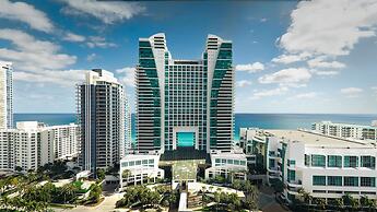 Signia by Hilton Diplomat Beach Resort