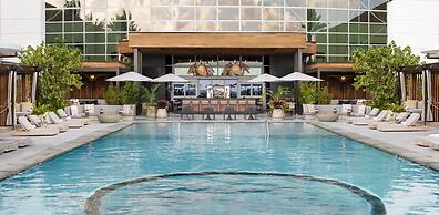Signia by Hilton Diplomat Beach Resort