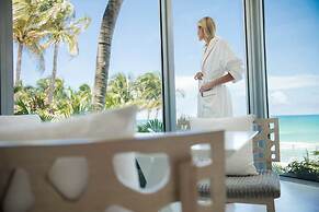 Signia by Hilton Diplomat Beach Resort
