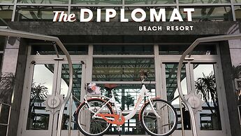 Signia by Hilton Diplomat Beach Resort