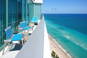Signia by Hilton Diplomat Beach Resort