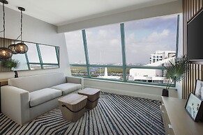 Signia by Hilton Diplomat Beach Resort