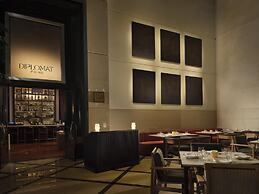 Signia by Hilton Diplomat Beach Resort