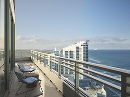 Signia by Hilton Diplomat Beach Resort