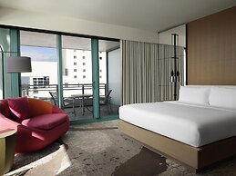 Signia by Hilton Diplomat Beach Resort