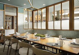 Signia by Hilton Diplomat Beach Resort