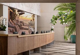 Signia by Hilton Diplomat Beach Resort