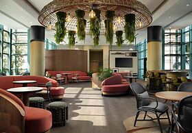 Signia by Hilton Diplomat Beach Resort