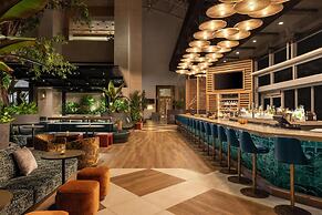 Signia by Hilton Diplomat Beach Resort