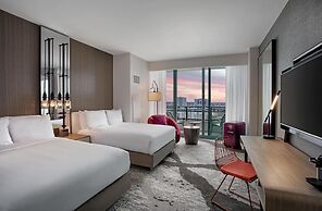 Signia by Hilton Diplomat Beach Resort