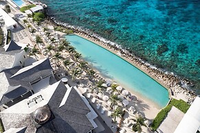 Papagayo Beach Resort