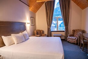 Rundlestone Lodge
