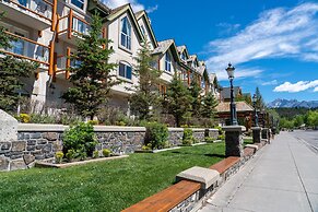 Rundlestone Lodge