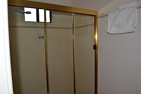 Warwick Vines Motel