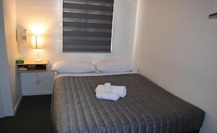 Warwick Vines Motel