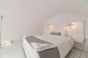 Artemis Suites