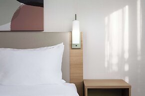 Spark by Hilton Guelph
