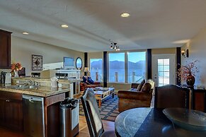 Land's End Resort
