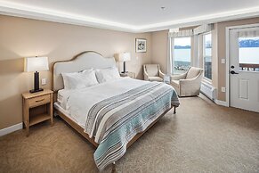 Land's End Resort
