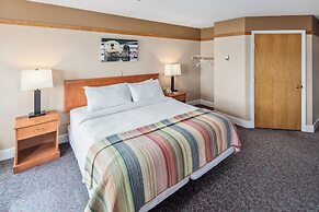 Land's End Resort