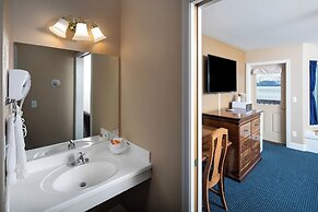 Land's End Resort