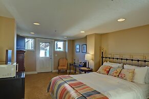 Land's End Resort