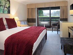 Sunday Box Hill Burford Bridge Hotel