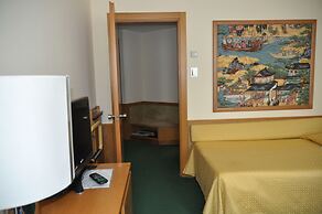 Galileo Hotel