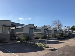 Travellers Motor Village