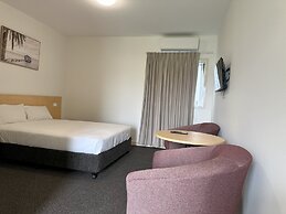 Travellers Motor Village