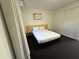 Travellers Motor Village