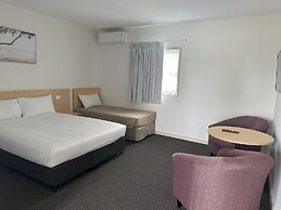 Travellers Motor Village