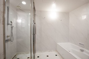 Phoenix Seagaia Ocean Tower