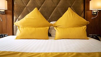 Donnington Manor Hotel