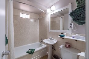 Canadas Best Value Desert Inn & Suites Cache Creek