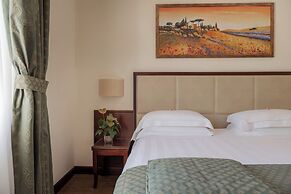 Hotel Athena